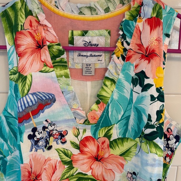 Tommy Bahama NWOT Floral Disney Sleeveless Tank -firm price - Picture 2 of 7